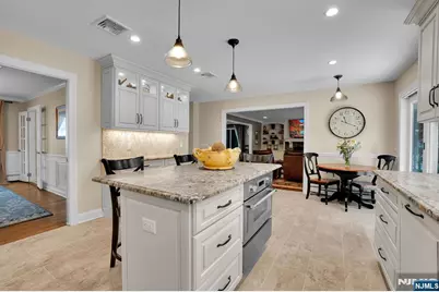 309 Windham Court, Wyckoff Township, NJ 07481 - Photo 6