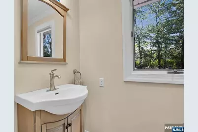 309 Windham Court, Wyckoff Township, NJ 07481 - Photo 18