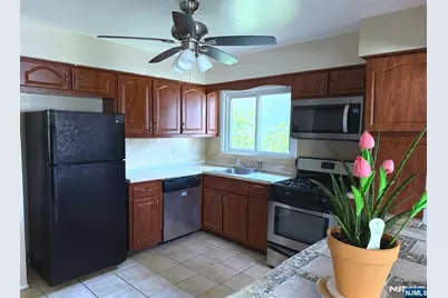 17 Daka Court 2 #2, Bloomfield, NJ 07003 - Photo 8