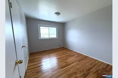 17 Daka Court 2 #2, Bloomfield, NJ 07003 - Photo 4