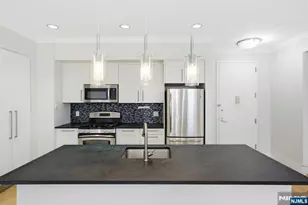 4 Beacon Way 1404, Jersey City, NJ 07304 - Photo 4