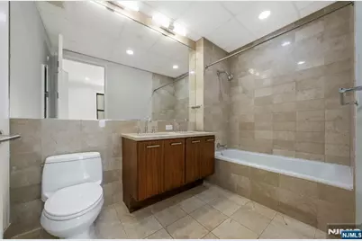4 Beacon Way 1404 #1404, Jersey City, NJ 07304 - Photo 4
