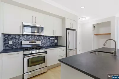 4 Beacon Way 1404 #1404, Jersey City, NJ 07304 - Photo 12