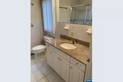 843 Pleasantview Terrace, Ridgefield, NJ 07657 - Photo 6