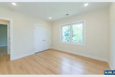 33 Van Dyke Street, Wallington, NJ 07057 - Photo 10