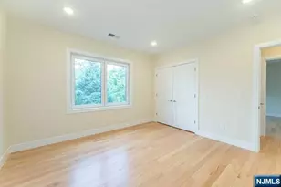 33 Van Dyke St, Wallington, NJ 07057 - Photo 8