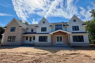 776 Commanche Ln, Franklin Lakes, NJ 07417 - Photo 1