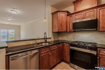 29-31 Freeman Street D-2 #D-2, Newark, NJ 07105 - Photo 2