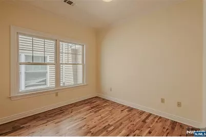 29-31 Freeman Street D-2 #D-2, Newark, NJ 07105 - Photo 14