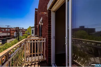 29-31 Freeman Street D-2 #D-2, Newark, NJ 07105 - Photo 24