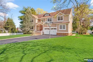 125 E Gramercy Pl, Glen Rock, NJ 07452 - Photo 2