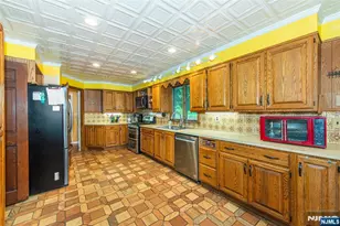 115 Hampshire Hill Rd, Upper Saddle River, NJ 07458 - Photo 8
