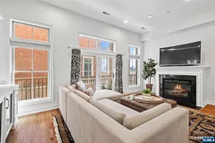 36 Regency Pl Th - 36, Weehawken, NJ 07086 - Photo 2
