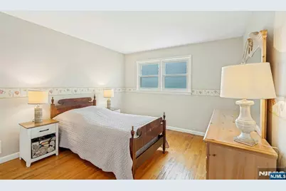 320 W Clinton Avenue, Bergenfield, NJ 07621 - Photo 20