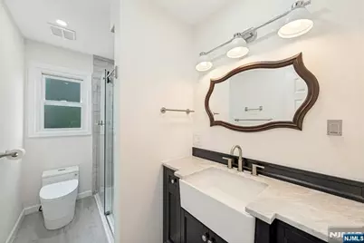 320 W Clinton Avenue, Bergenfield, NJ 07621 - Photo 22