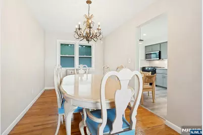 320 W Clinton Avenue, Bergenfield, NJ 07621 - Photo 10