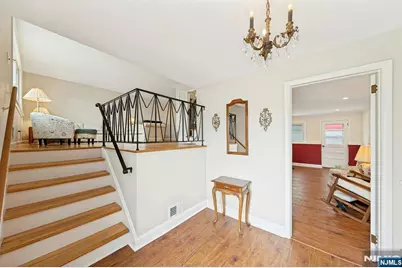 320 W Clinton Avenue, Bergenfield, NJ 07621 - Photo 4