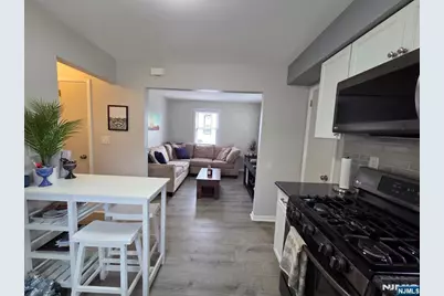 166 Carmita Avenue 2 #2, Rutherford, NJ 07070 - Photo 4