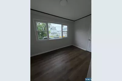 84 Hadley Avenue, Clifton, NJ 07011 - Photo 6