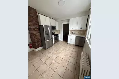 84 Hadley Avenue, Clifton, NJ 07011 - Photo 8