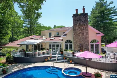 306 Windham Court, Wyckoff Township, NJ 07481 - Photo 2