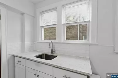465 Oakdene Avenue 1 #1, Cliffside Park, NJ 07010 - Photo 20
