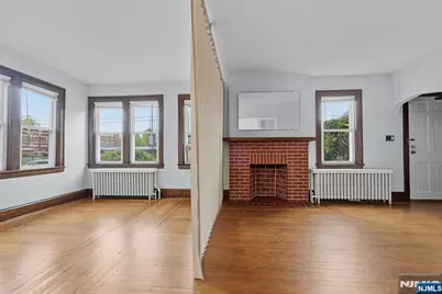 465 Oakdene Avenue 1 #1, Cliffside Park, NJ 07010 - Photo 8
