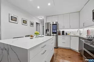 555 North Ave 1V, Fort Lee, NJ 07024 - Photo 8