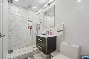 555 North Ave 1V, Fort Lee, NJ 07024 - Photo 16