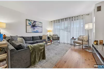 555 North Avenue 1V #1V, Fort Lee, NJ 07024 - Photo 2