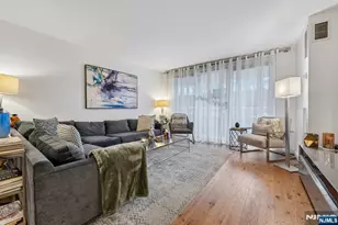 555 North Ave 1V, Fort Lee, NJ 07024 - Photo 2