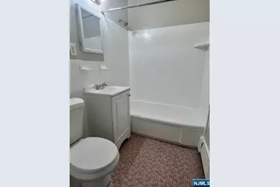 289 Essex M #M, Hackensack, NJ 07601 - Photo 6