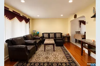 372 Main Street, Bergenfield, NJ 07621 - Photo 2