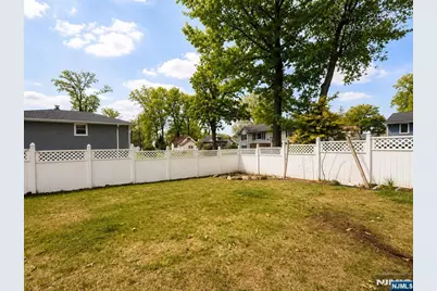 372 Main Street, Bergenfield, NJ 07621 - Photo 28