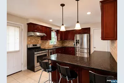 372 Main Street, Bergenfield, NJ 07621 - Photo 8