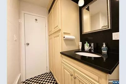 372 Main Street, Bergenfield, NJ 07621 - Photo 12