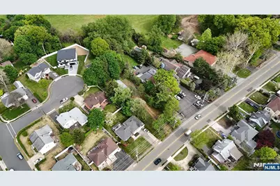 3-23 Saddle River Road, Fair Lawn, NJ 07410 - Photo 4