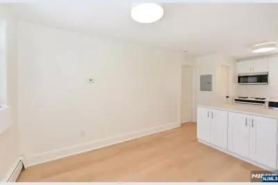244 Van Winkle Avenue 2 #2, Hawthorne, NJ 07506 - Photo 6