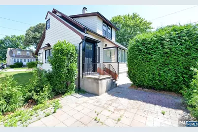 244 Van Winkle Avenue 2 #2, Hawthorne, NJ 07506 - Photo 2