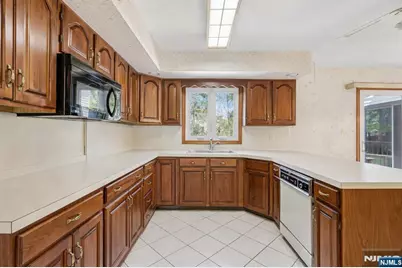 28 Verkade Drive, Wayne, NJ 07470 - Photo 12