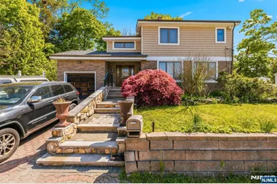 32-03 Norwood Drive, Fair Lawn, NJ 07410 - Photo 14