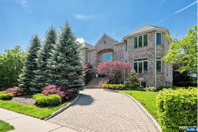 1115 Arcadian Way, Fort Lee, NJ 07024 - Photo 2