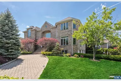 1115 Arcadian Way, Fort Lee, NJ 07024 - Photo 2