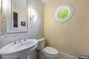 1115 Arcadian Way, Fort Lee, NJ 07024 - Photo 22