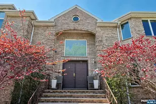 1115 Arcadian Way, Fort Lee, NJ 07024 - Photo 4