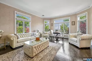 1115 Arcadian Way, Fort Lee, NJ 07024 - Photo 10