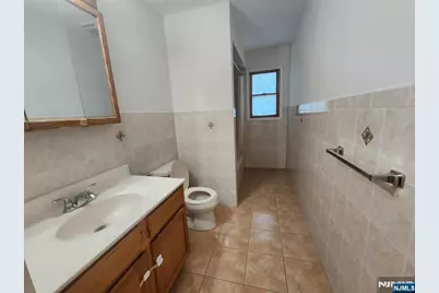 226 Newark Avenue 2 #2, Lyndhurst Township, NJ 07071 - Photo 6