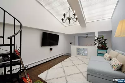 212 9th Street 4B #4B, Jersey City, NJ 07302 - Photo 10