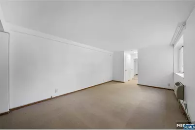 2345 Linwood Avenue 1E #1E, Fort Lee, NJ 07024 - Photo 10