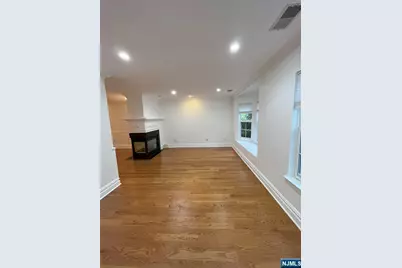 2417 Stanhope Court, Mahwah, NJ 07430 - Photo 2